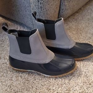 Duck boots